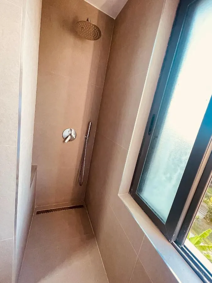 Cheerful 2-Bedroom Apartment In Golem Golem